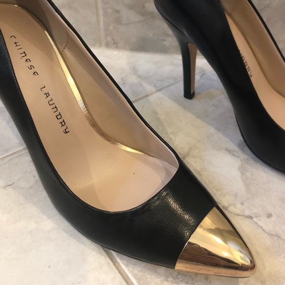✨HP✨Chinese Laundry Gold Toe Leather Pumps - Picture 3 of 8